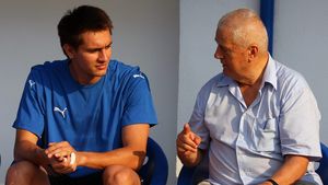 Cum l-a luat Jean Pădureanu pe Ciprian Tătărușanu la Gloria Bistrița: „I-am spus să achite repede clauza, să nu ni-l fure cineva! M-a convins în zece minute!” | EXCLUSIV