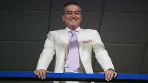 Becali a mers pe mâna lui Mache:** "El mi l-a propus pe Maicon" :))