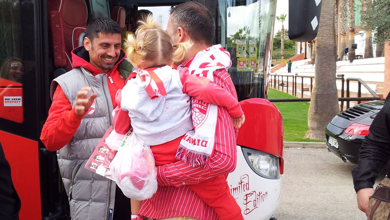 Dinamo, întâlnire cu fanii în Spania. Gestul făcut Stoican pentru un suporter român