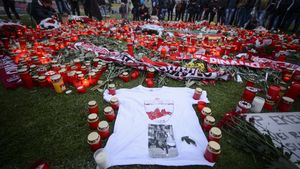 "E revoltător ca în 2016 să mai avem astfel de tragedii pe terenul de sport". Reacția lui Iordănescu după decesul lui Ekeng 