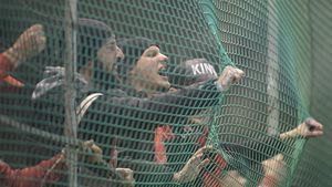 Partea "câinilor". Câte acțiuni a primit Asociția PCH din partea lui Negoiță: "E un prim pas". Suporterii ar putea prelua controlul total în club