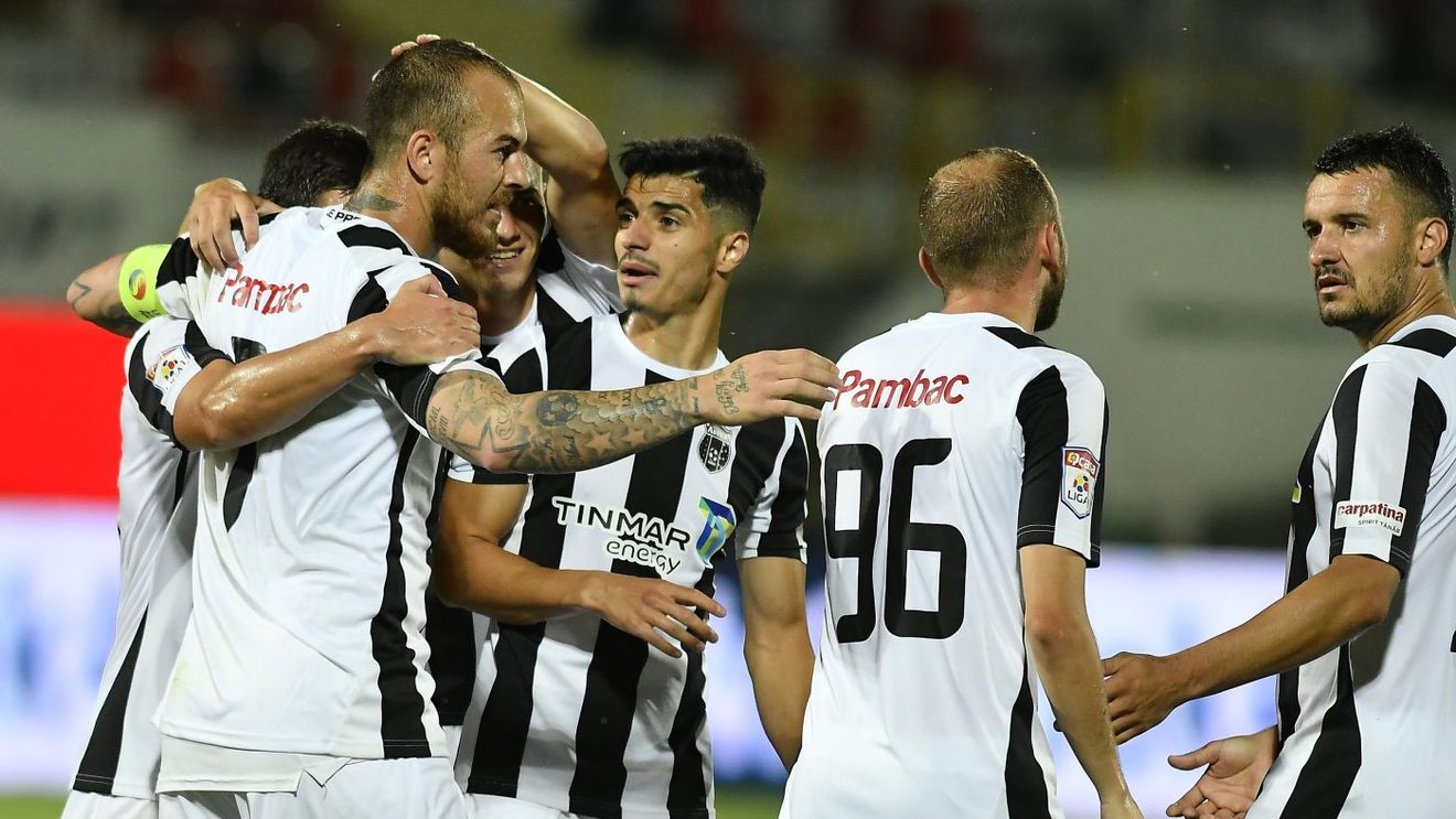 A scăpat porumbelul? Alexandru Dandea a recunoscut că jucătorii Astrei au avut primă specială la meciul cu CFR Cluj, dar nu a știut de unde vin banii. Cum și-a „urecheat” Bogdan Andone fotbaliștii