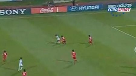 VIDEO Maradona s-a născut în Asia! Și e...FEMEIE! Vezi o fază incredibilă!