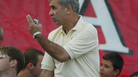 Iordănescu: "Vom plânge enorm după punctele pierdute cu Franța!"