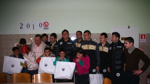 „U" a dat cadouri înaintea partidei cu Steaua