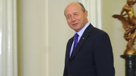 Președintele Traian Băsescu a avut prima reacție după "scandalul TVR":** "Românii trebuie să vadă integral Euro și Olimpiada, TVR trebuie desființată și reînființată"