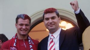 "E visul lui Borcea ca 'nea Mircea să vină antrenor la Dinamo!"**