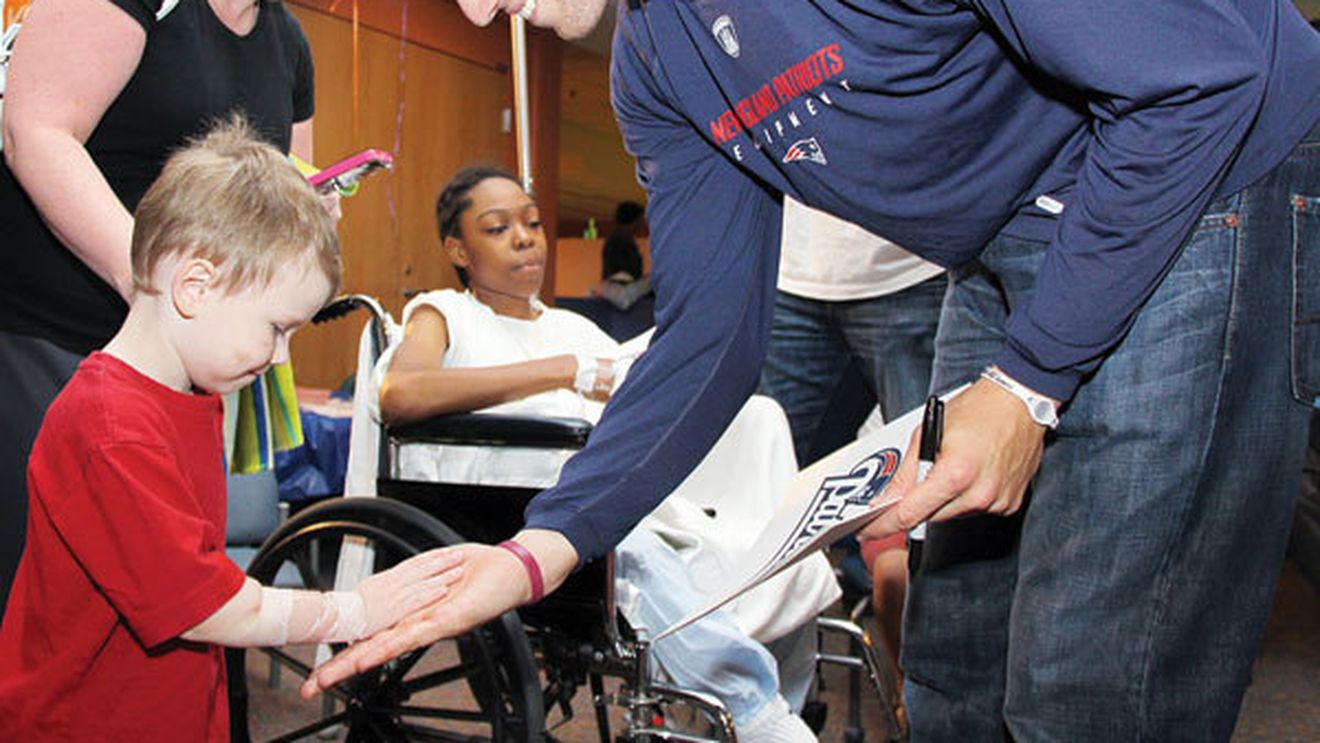 Zoli, bunul samaritean!** Primul român care a evoluat într-o finală NFL a fost premiat pentru implicarea în viața comunității