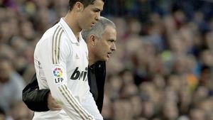 Ritualul victoriei? Mourinho și-a criticat dur foștii elevi de la Real Madrid: "Arbitrul îi aștepta și ei se uitau în oglindă"