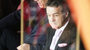 Adevăratul motiv pentru care Becali a plecat de la stadion în pauza meciului cu Dinamo!