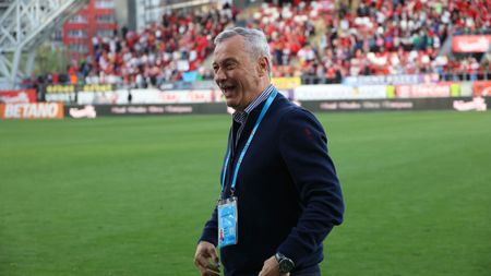 Mircea Rednic și-a luat fundaș stânga de națională cu 6 etape înainte de finalul campionatului! UTA ajunge la 29 de transferuri stagionale!