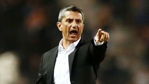 Răzvan Lucescu a dezvăluit ce clauza de reziliere are cu PAOK Salonic. Cât trebuie să plătească cluburile din Vest pentru a-l pune antrenor