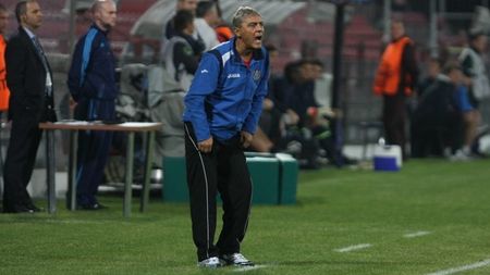 "Rușinea de la Craiova nu va fi spălată cu niciun fel de diluant!** Cine e Mititelu să îl judece pe Pițurcă?"