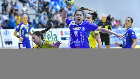 Corona Brașov și SCM Craiova rămân în urmărirea liderului, Clujul se „scufundă". Rezultatele etapei a 6-a a Ligii Naționale de handbal feminin și clasamentul la zi