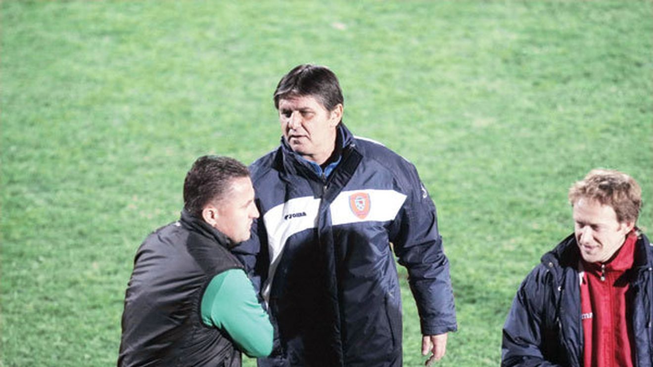 A 21-a schimbare!** Șefii de la Târgu Mureș l-au demis pe Lăcătuș! Noul antrenor e Sabău, care va redebuta joi cu Steaua