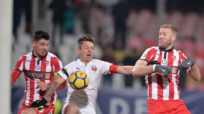 Jucător vs. antrenor, ultimul "război" din Liga 1: "De ce cauți scuze? Nu tu ai făcut lotul, nu tu ai făcut transferurile?" Fotbalistul care a avut un mesaj de transmis
