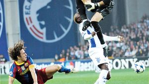 VIDEO** Nici în K1 n-ai văzut așa ceva! Valdes l-a "rupt" pe fratele lui Ousmane N'Doye!