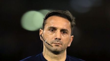 De la „Marș de aici” la „ăla negru”. Arbitrul român, între aroganță și incultură | EDITORIAL Vlad Măcicășan