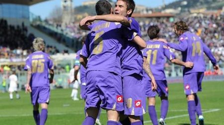 Mutu, o repriză și un gol** în amicalul Fiorentinei cu Primavera