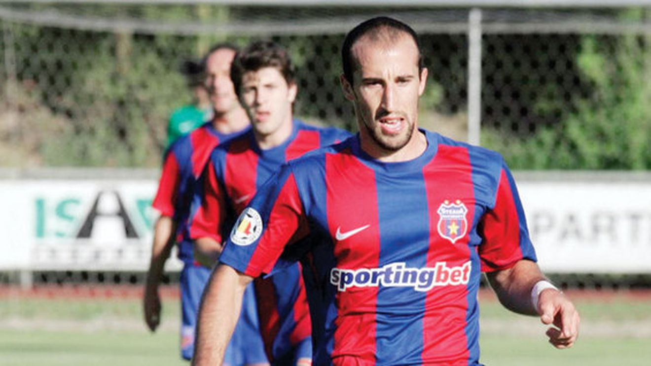 "Lato": "Joc unde mă pune Piți! Dacă zice să nu trec de centrul terenului, nu o fac"