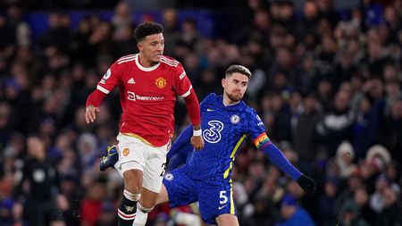 China refuză să mai transmită meciurile din Premier League pentru a nu le arăta cetățenilor manifestările pro Ucraina! Jucătorii vor purta banderole de solidaritate