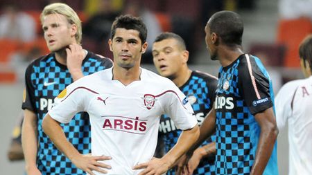 Steaua îi face marcaj lui Herea, Rapidul gâfâie în apărarea lui!** 'Vamă': 'Ar fi păcat să-l pierdem'