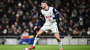 Echipa lui Radu Drăgușin a cheltuit 115 milioane de lire sterline în 24 de ore. Cine sunt noile vedete ale lui Tottenham