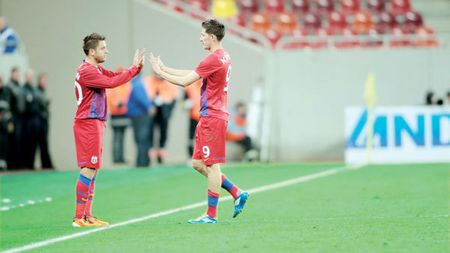 Penibil, nu știu nici să mintă!** Steliștii au dat-o în "diverse" când au fost întrebați cu cine vorbea Mihai Stoichiță la telefon