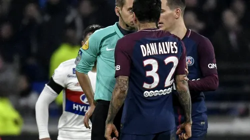 A primit pedeapsa pentru gestul necugetat din Lyon – PSG! Dani Alves a aflat cât stă departe de teren pentru ieșirea necontrolată la adresa arbitrului