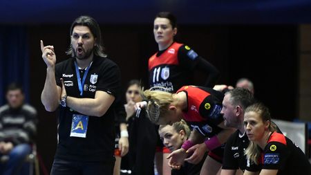 INTERVIU | Adrian Vasile: „O vom avea și pe Nora Mork integrată în echipă”. Antrenorul CSM București a analizat scenariile pentru finalul de sezon în România și în Liga Campionilor