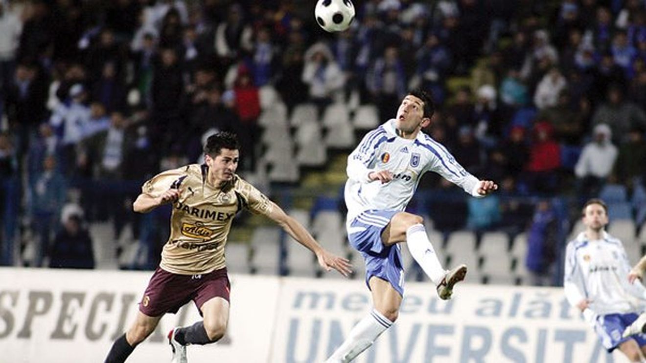 "Juveții", apăsați de obiectiv!