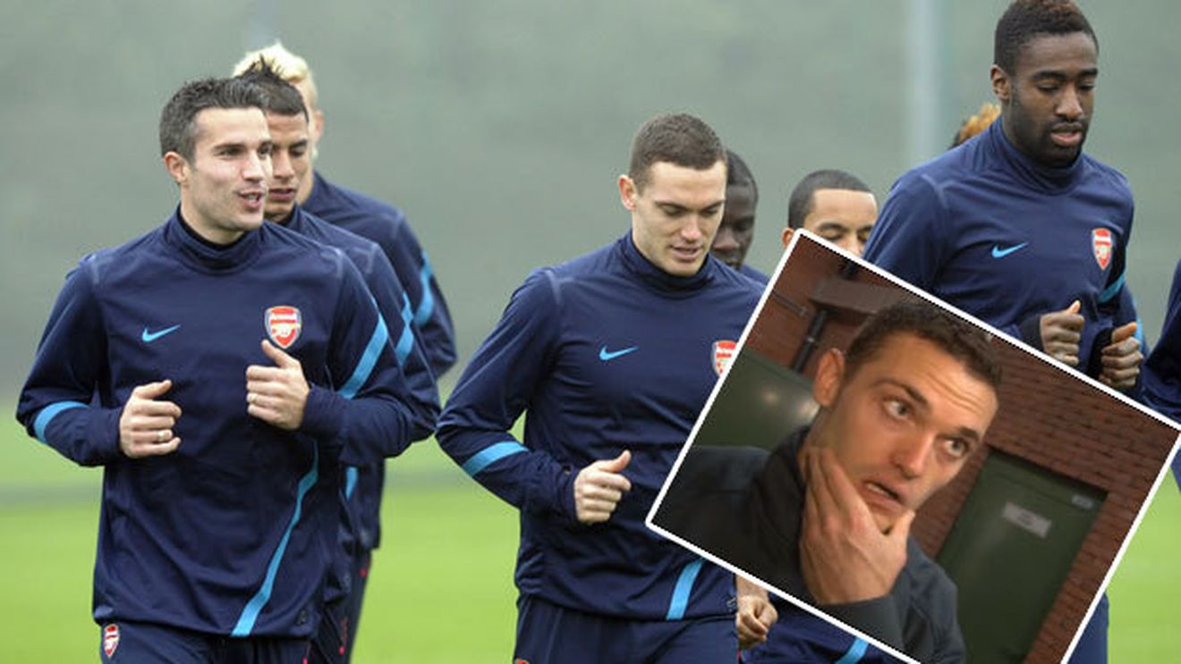 FOTO GENIAL! Imaginea care chiar face cât 1000 de cuvinte! "Ce, cum?! Nu se poate!" Reacția unui star de la Arsenal când a aflat că Van Persie a TRĂ‚DAT