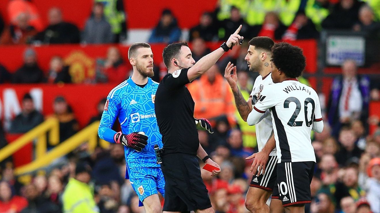 Haos total în Fulham - Manchester United, din FA Cup! Londonezii au primit trei cartonașe roșii în decurs de un minut! | FOTO & VIDEO