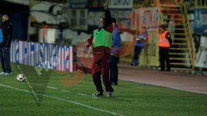 Colanți de la Cavalli!** Scaunul lui Șumudică se clatină serios: Gloria Bistrița - Rapid 3-2