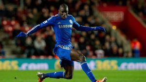 Torres a "înghețat" la golurile lui Demba Ba! VIDEO:** Spaniolul parcă era hipnotizat pe banca de rezerve! Vezi reacția incredibilă a ibericului