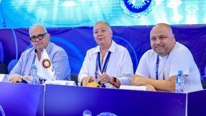 Doi români au condus o competiție importantă din luptele mondiale. „A fost o premieră”. EXCLUSIV