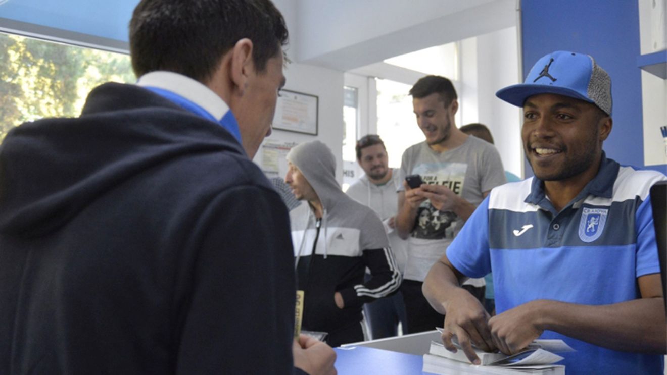 FOTO și VIDEO | Madson a vândut peste 100 de bilete într-o oră pentru derby: "Trebuie să batem Steaua". Care sunt, în opinia brazilianului, atuurile Craiovei 