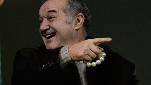 Gigi Becali, în culmea fericirii. Un jucător a fost ridicat în slăvi: "E mai bun decât Alibec!" Cum a reacționat după victoria cu CFR. Cristi Borcea a regretat după ce a zis asta :)