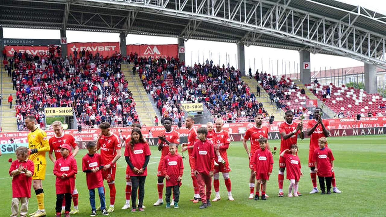 Alarmă în Superliga! Spectatorului i s-a făcut rău și medicii au intervenit de urgență, iar meciul a fost întrerupt