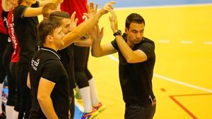 Scandal imens în voleiul românesc. Antrenorul echipei Agroland Timișoara a primit o suspendare de opt luni: "Clubul nostru se află sub asediul Federației Române de Volei"