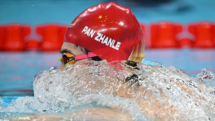 Chinezul Pan Zhanle, rivalul lui David Popovici, a făcut din nou record mondial pe distanța de 100 de metri liber, dar rezultatul nu a fost omologat! Știa dinainte că așa va păți, deși timpul scos e uimitor