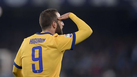 A fost idol pe San Paolo, și-a "ucis" fosta echipă în derby, apoi a trecut la aroganțe. Cui îi era dedicată bucuria lui Higuain de după golul în poarta lui Napoli
