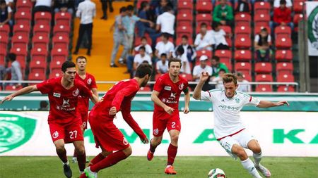 "E foame de bani, băieți?" Cel mai bine plătit fotbalist român acceptă fericit banca de rezerve pentru 125.000 de euro pe meci
