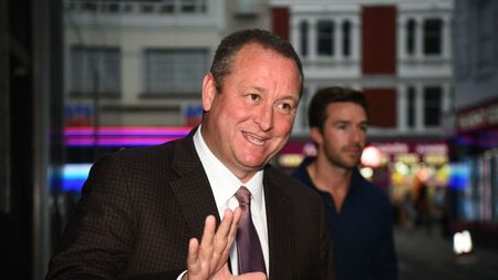 Un miliardar britanic a cumpărat o afacere prosperă din Iași. Face un conglomerat financiar în România și Ungaria cu banii arabilor care i-au cumpărat clubul din Premier League