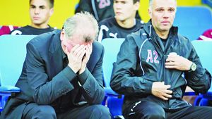 BOMBĂ‚ la Rapid, în cel mai important moment al sezonului!** Pleacă Dinu "Vamă", Lucescu Jr. l-ar putea urma la iarnă!