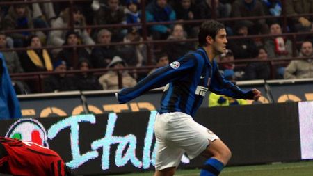 El Mundo Deportivo: "Chivu este fundașul ideal"