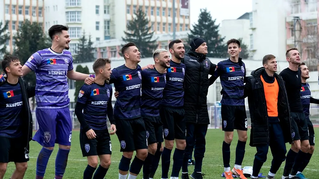 Mircea Axente, golgheterul echipei ASU Poli, dar și jucătorul cu cele mai multe minute jucate pentru alb-violeți în acest sezon de Liga 2 ”înghețat”. Statistica trupei timișorene