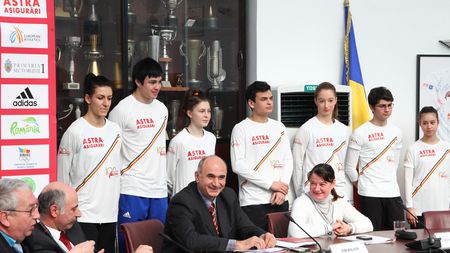 FRA a prezentat tricourile de campioni