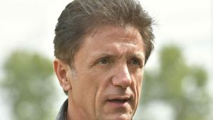 „Nicolas nu prinde echipa pentru că nu i s-a dat spațiu. Pe Ianis e normal că l-a ajutat, e copilul lui”. Gică Popescu, reacție dură după ce Gică Hagi nu și-a respectat promisiunea făcută în legătură cu fiul „Baciului”