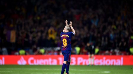 "Hasta luego, Don AndrÃ©s!" Barcelona și Real Madrid au remizat în ultimul "Clasico" în care a evoluat Iniesta. Catalanii au jucat timp de o repriză în 10 oameni, au condus de două ori, dar Bale și-a salvat echipa cu un gol superb
